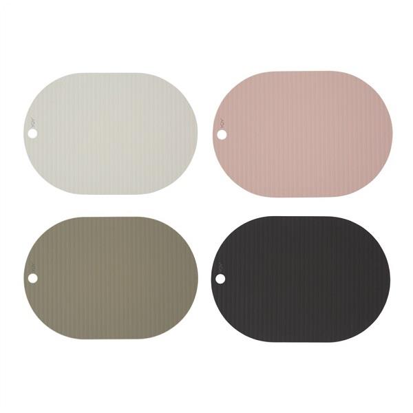 To dækkeservietter ovale i silikone - Ribbo fra Oyoy flere farver